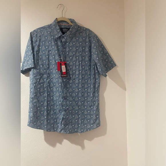 MONUMENT Button-down short sleeve casual holiday shirt!  NWT - Picture 2 of 6